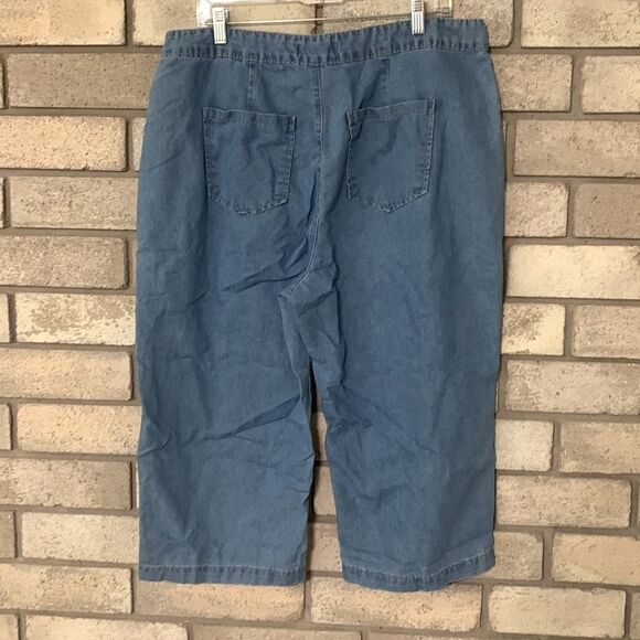 3for$20 Capri size 14 - Picture 3 of 3